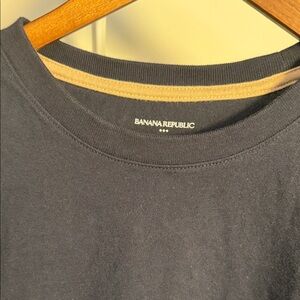 Banana Republic Men's Dark Gray Tee